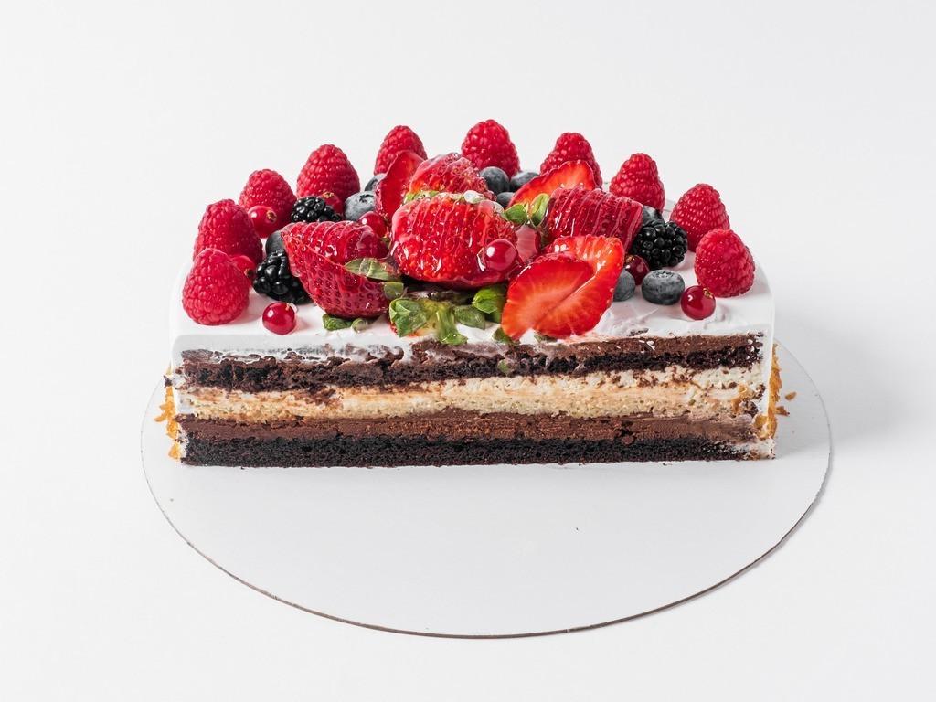 Berry Delight Cake